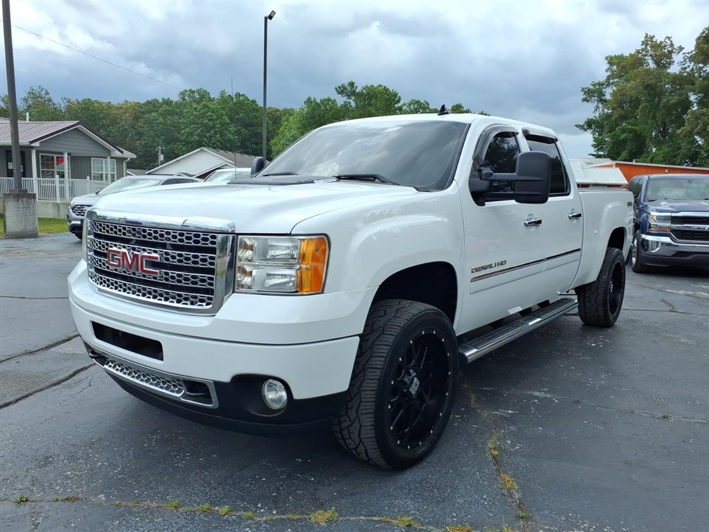 2013 GMC Sierra 4WD Crew Cab Standard Box's photo