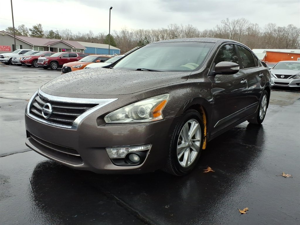 2015 Nissan Altima SL's photo