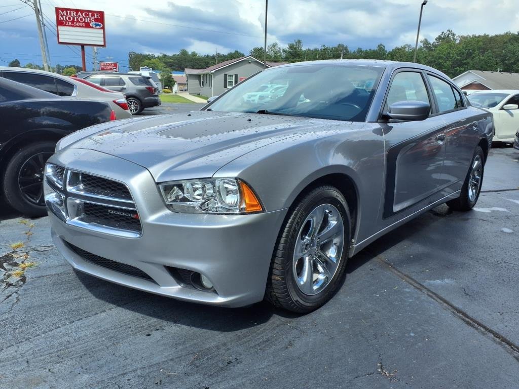 2013 Dodge Charger SXT's photo